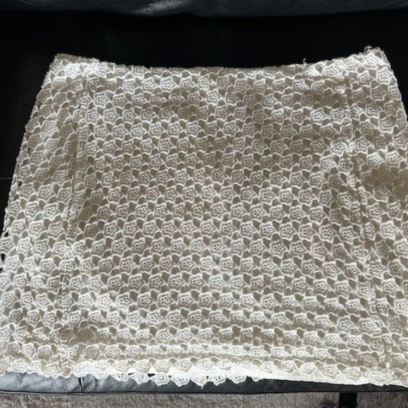 Cute Crochet-Look Skirt - Picture 1 of 2